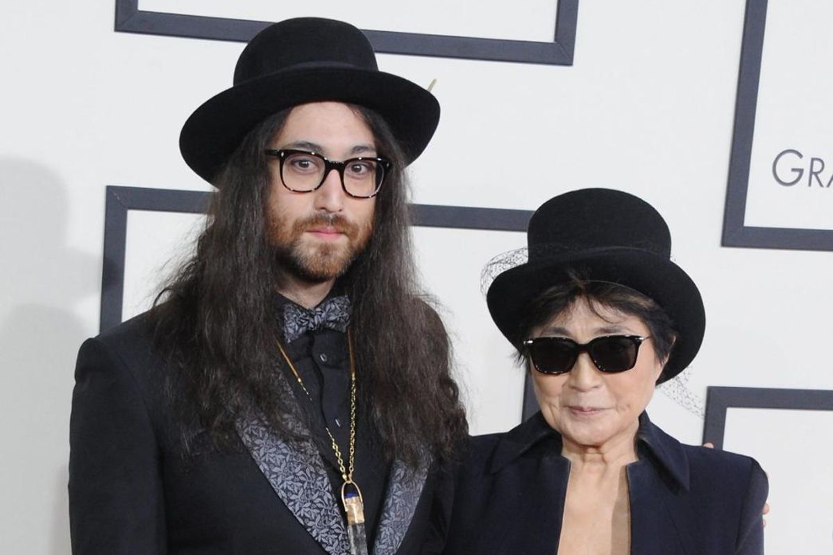 Yoko Ono le cede a Sean Lennon los negocios que manejó tras la muerte del e...