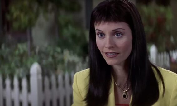 Courteney Cox como Gale Weathers